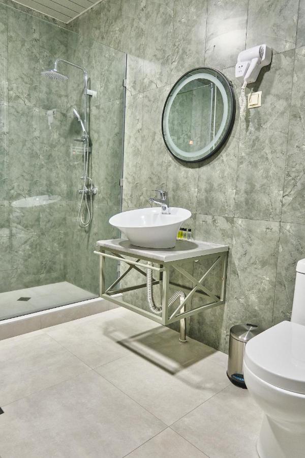 21 Rooms Hotel غيومري المظهر الخارجي الصورة