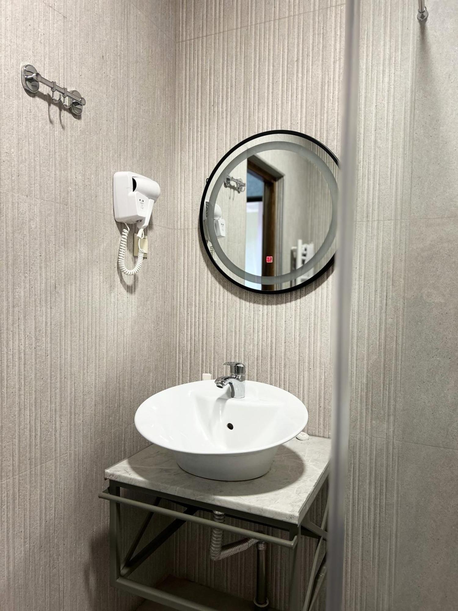 21 Rooms Hotel غيومري المظهر الخارجي الصورة